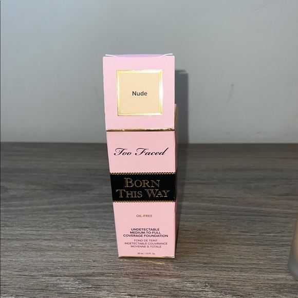 Too Faced Born This Way Foundation - Nude - Picture 1 of 8